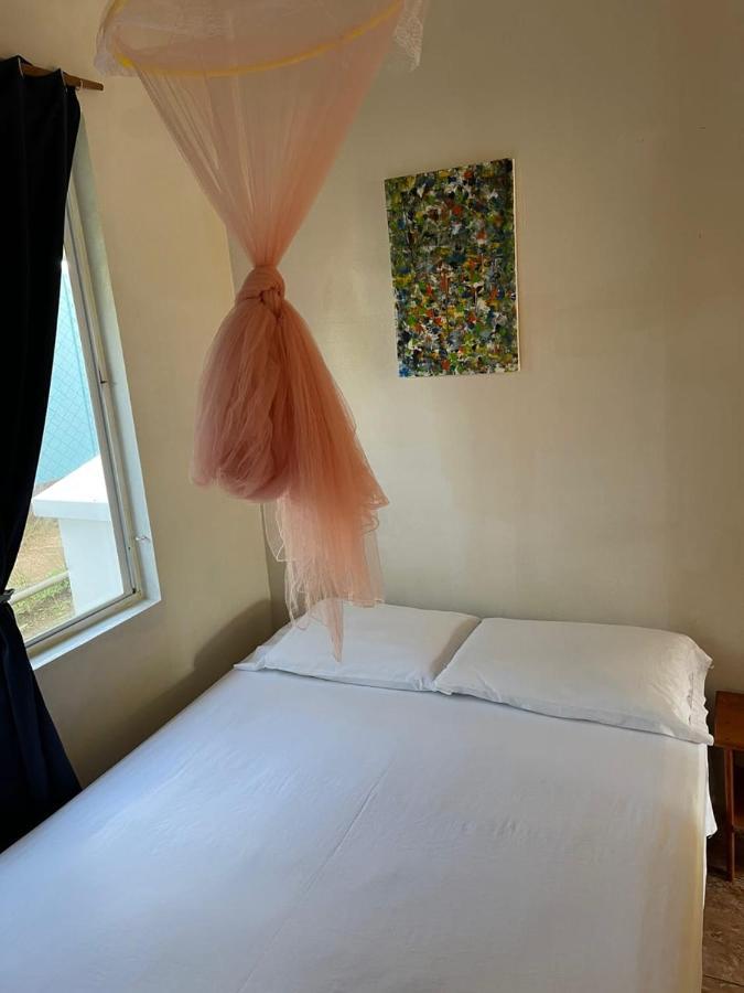 Christina'S Guest House Official جزيرة ليتل كورن المظهر الخارجي الصورة