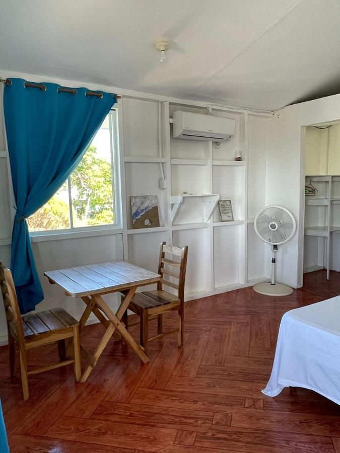 Christina'S Guest House Official جزيرة ليتل كورن المظهر الخارجي الصورة