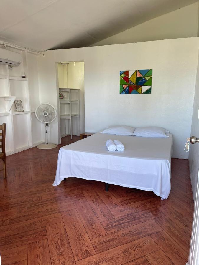 Christina'S Guest House Official جزيرة ليتل كورن المظهر الخارجي الصورة