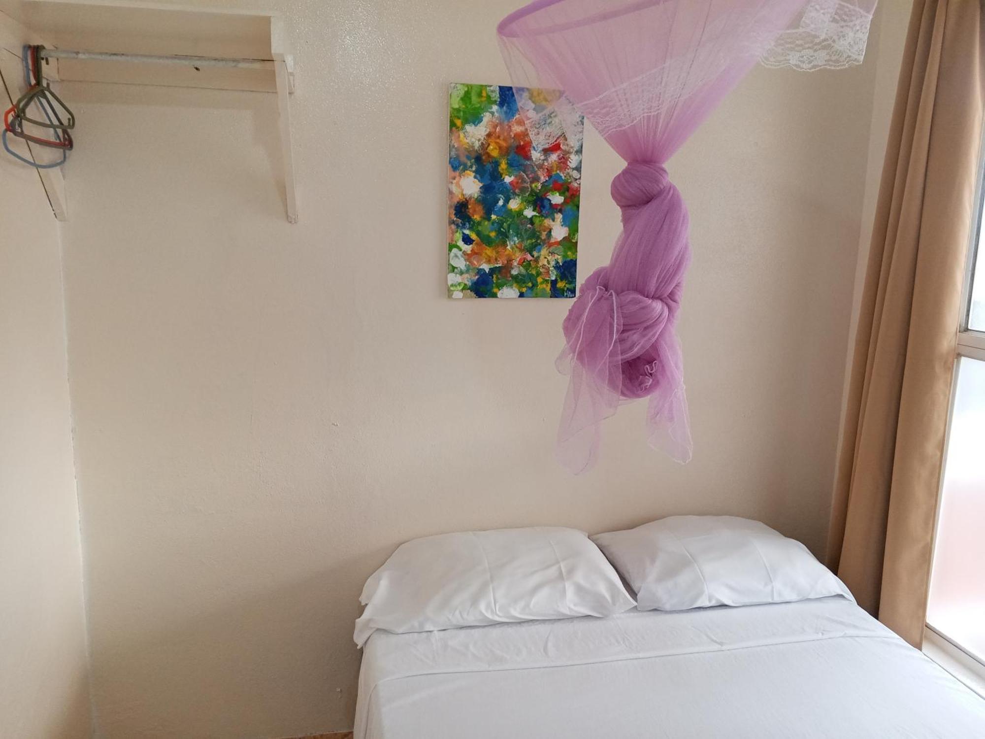 Christina'S Guest House Official جزيرة ليتل كورن المظهر الخارجي الصورة