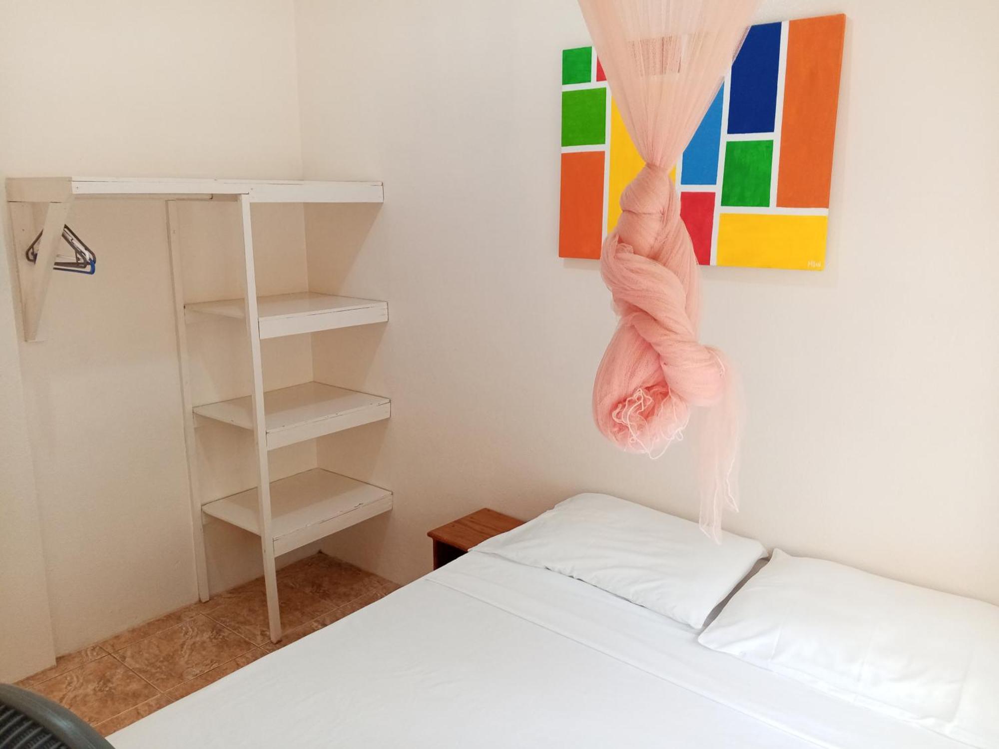 Christina'S Guest House Official جزيرة ليتل كورن المظهر الخارجي الصورة