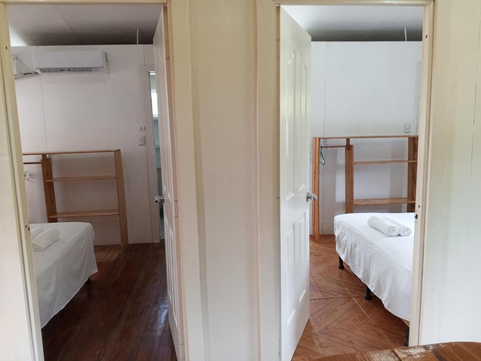 Christina'S Guest House Official جزيرة ليتل كورن المظهر الخارجي الصورة