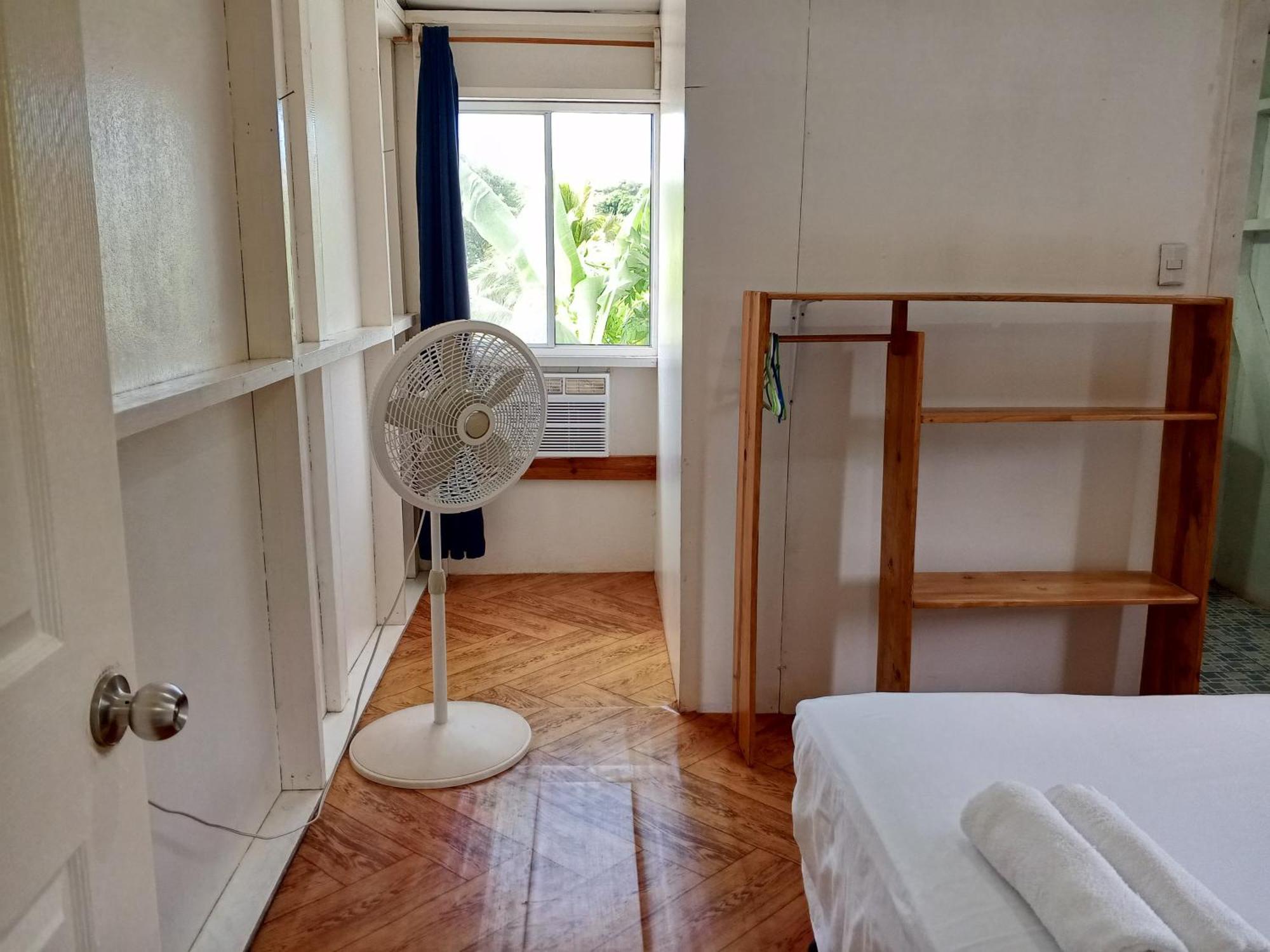 Christina'S Guest House Official جزيرة ليتل كورن المظهر الخارجي الصورة