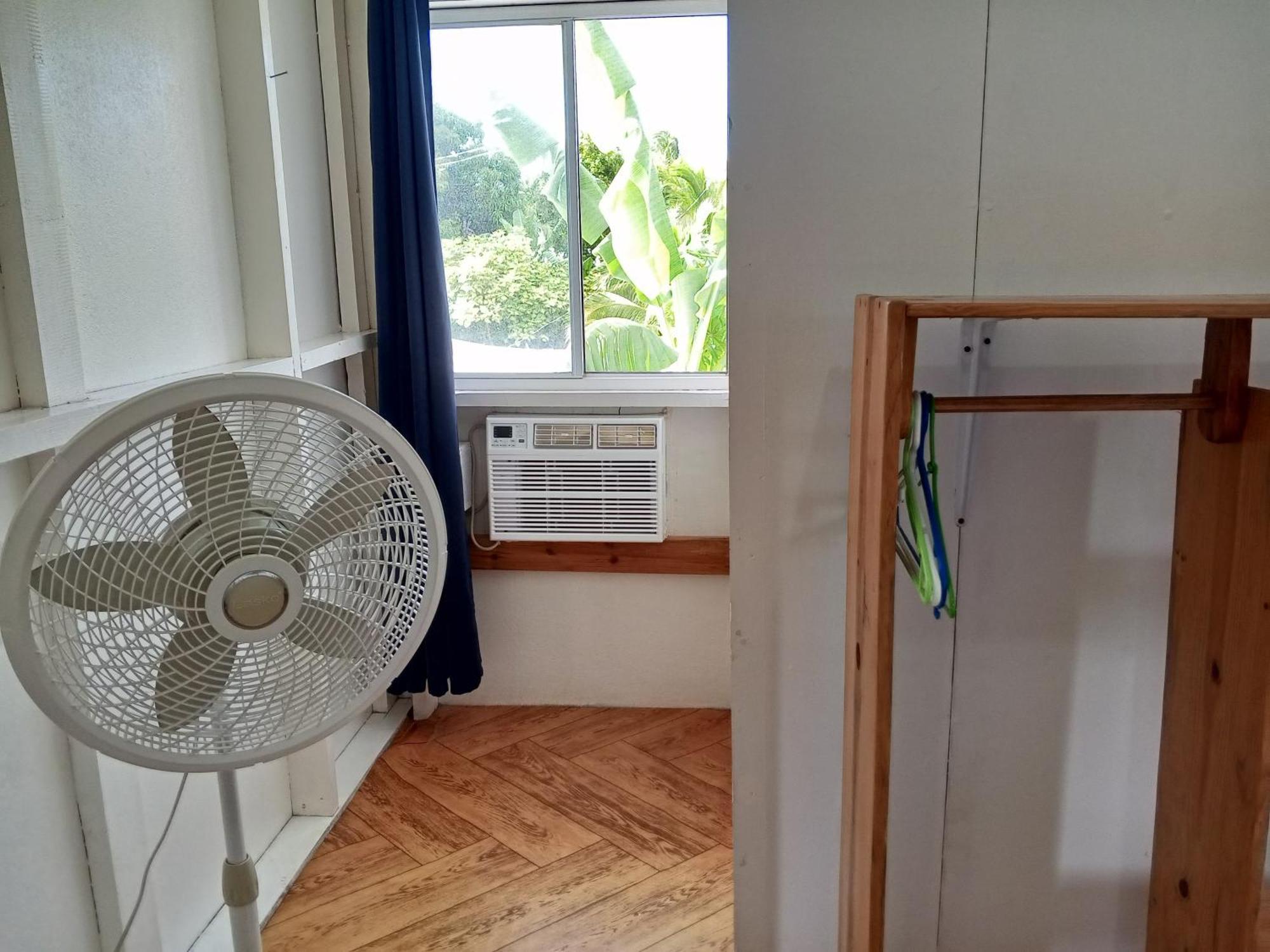 Christina'S Guest House Official جزيرة ليتل كورن المظهر الخارجي الصورة